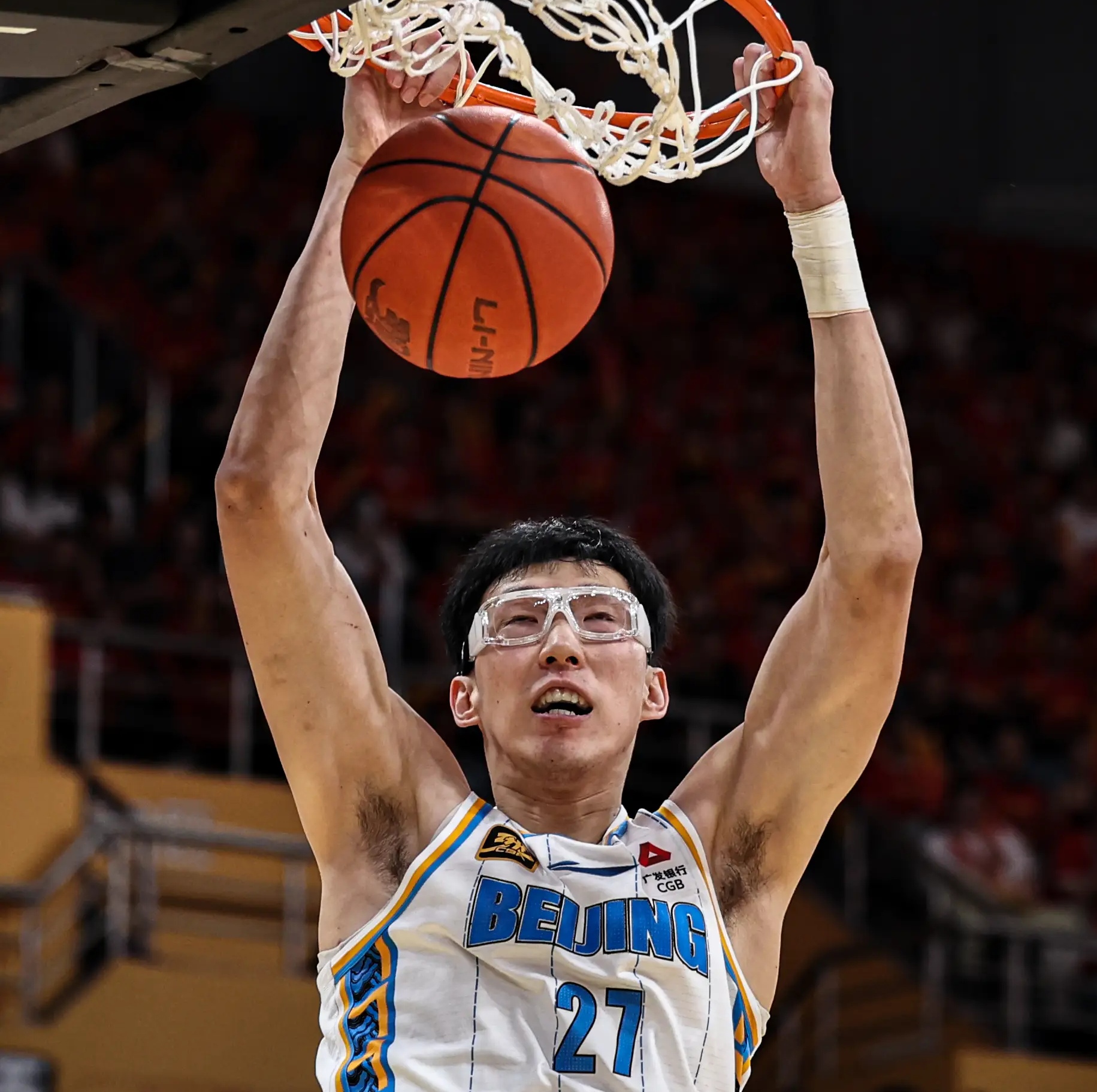 开云入口-赛前突围战来临，广厦男篮围绕社区盾造点机会，引发热议，身体对抗强度拉满(长期慢跑的人容貌变化)