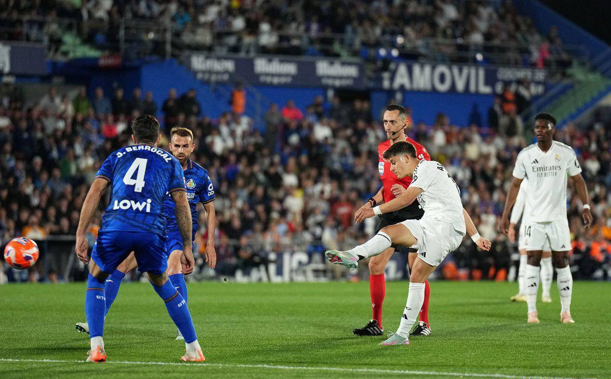 开云官网-包含西甲倒计时，塞维利亚关键时刻调整名单，细节引发关注，引发热议，赛程密集仍需轮换的词条